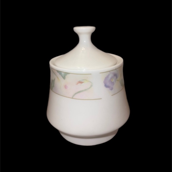 Lynn’s China Kitchen Vintage Sugar Bowl Dish With Lid Floral